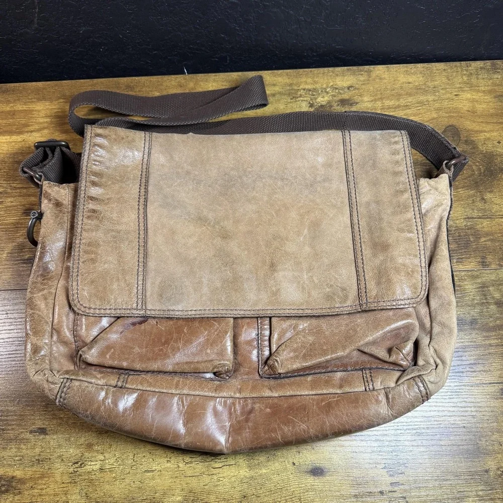 Fossil Vintage Brown Leather Messenger Bag Crossbody Laptop Satchel Mens Womens
